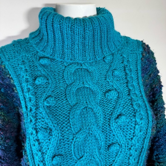 Vintage Handmade Cableknit Turtleneck Sweater Size Medium - Picture 7 of 12